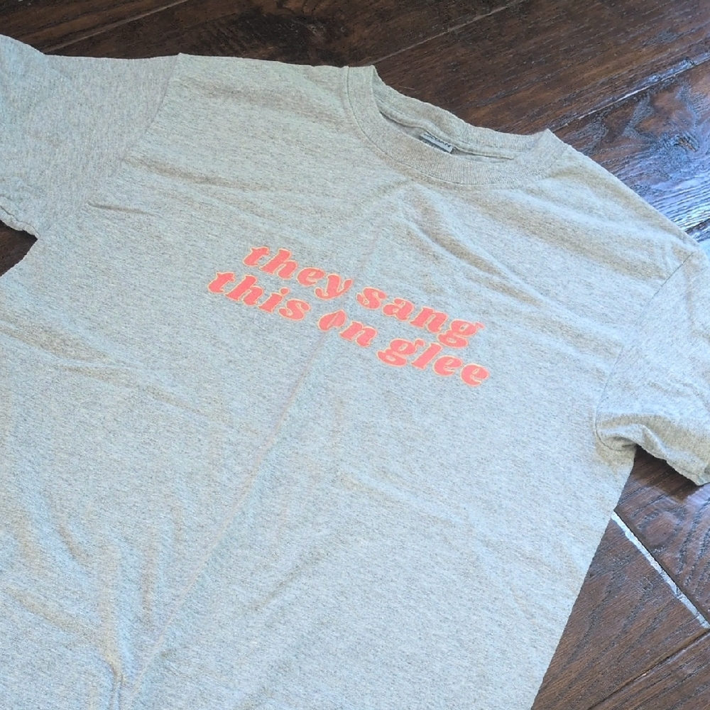 Heather Grey "they sang this on glee" Short Sleeve T-Shirt Top, S